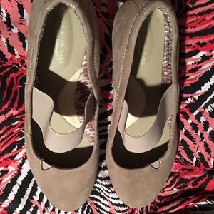 The body Shoe Hush Puppies